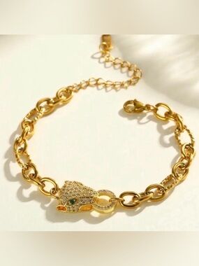 Panther Head Link Bracelet — 18K Gold-Plated Luxury Style